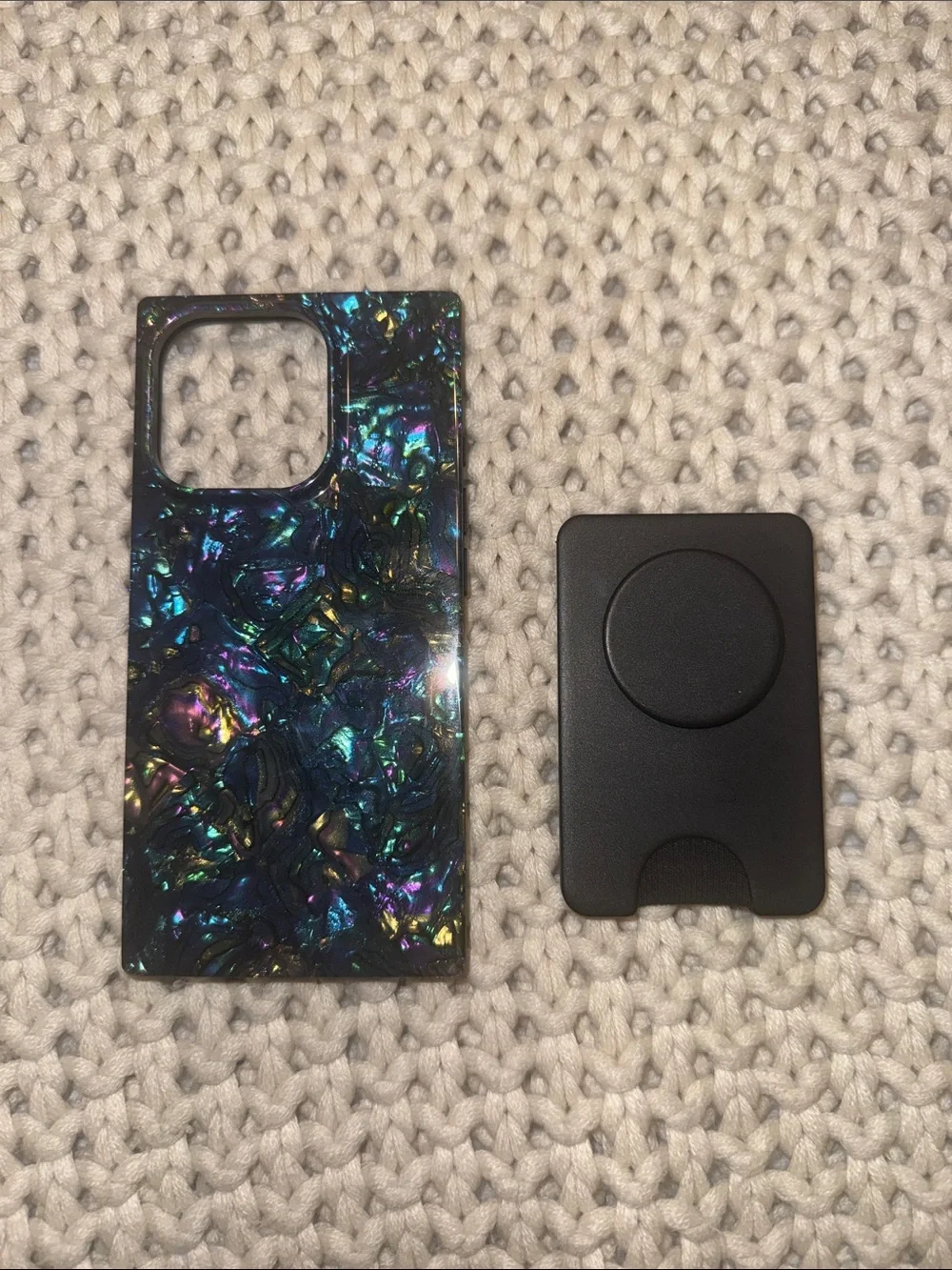 FLAUNT iPhone 16 Pro Case and MagSafe PopWallet